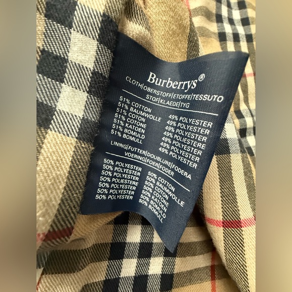 Vintage Burberrys. London Trench Coat - Picture 7 of 10